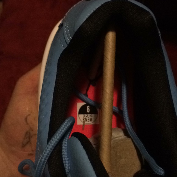 Air Jordan 9 Retro Low - Picture 2 of 4